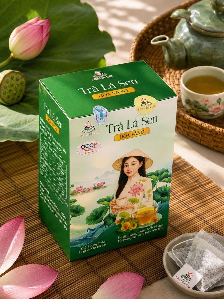 Trà Lá Sen Hoa Vàng bên hoa sen